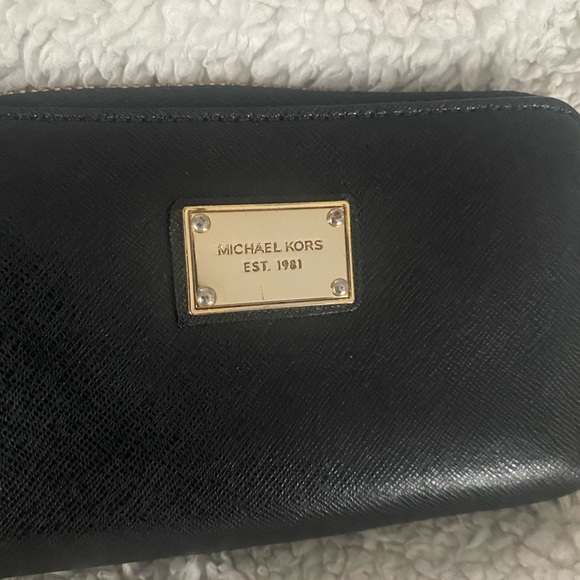 Michael Kors Leather Wristlet Wallet - Picture 2 of 4